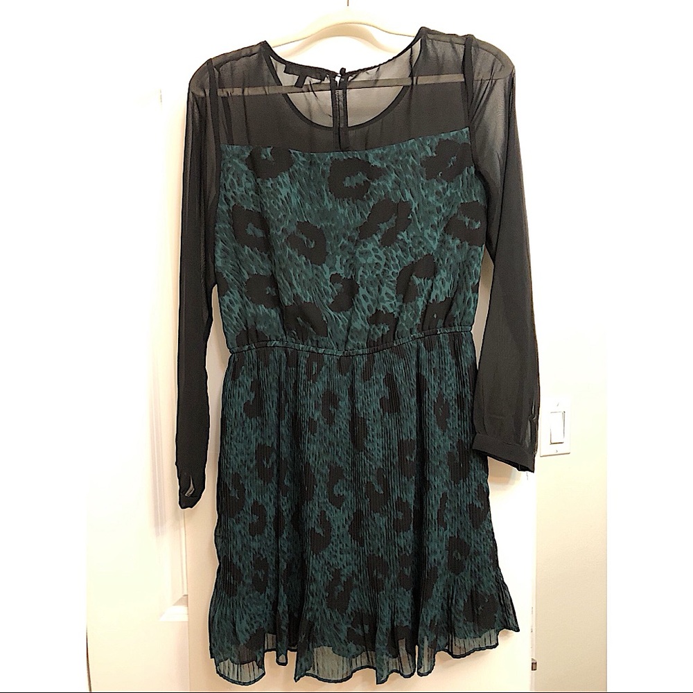 Pattern dress - Picture 2 of 7